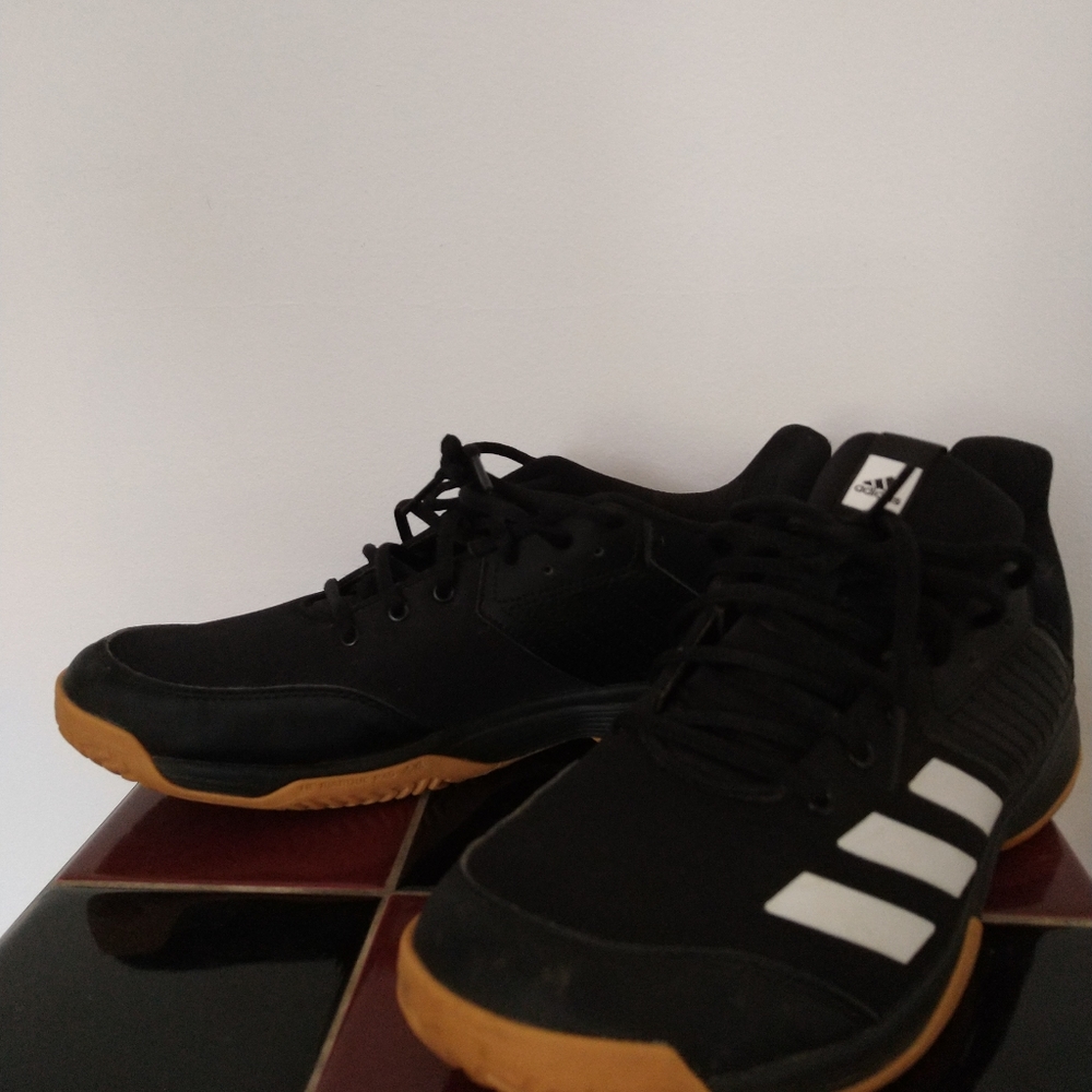 Adidas Ligra sneakers sz 11 US black/white/gum